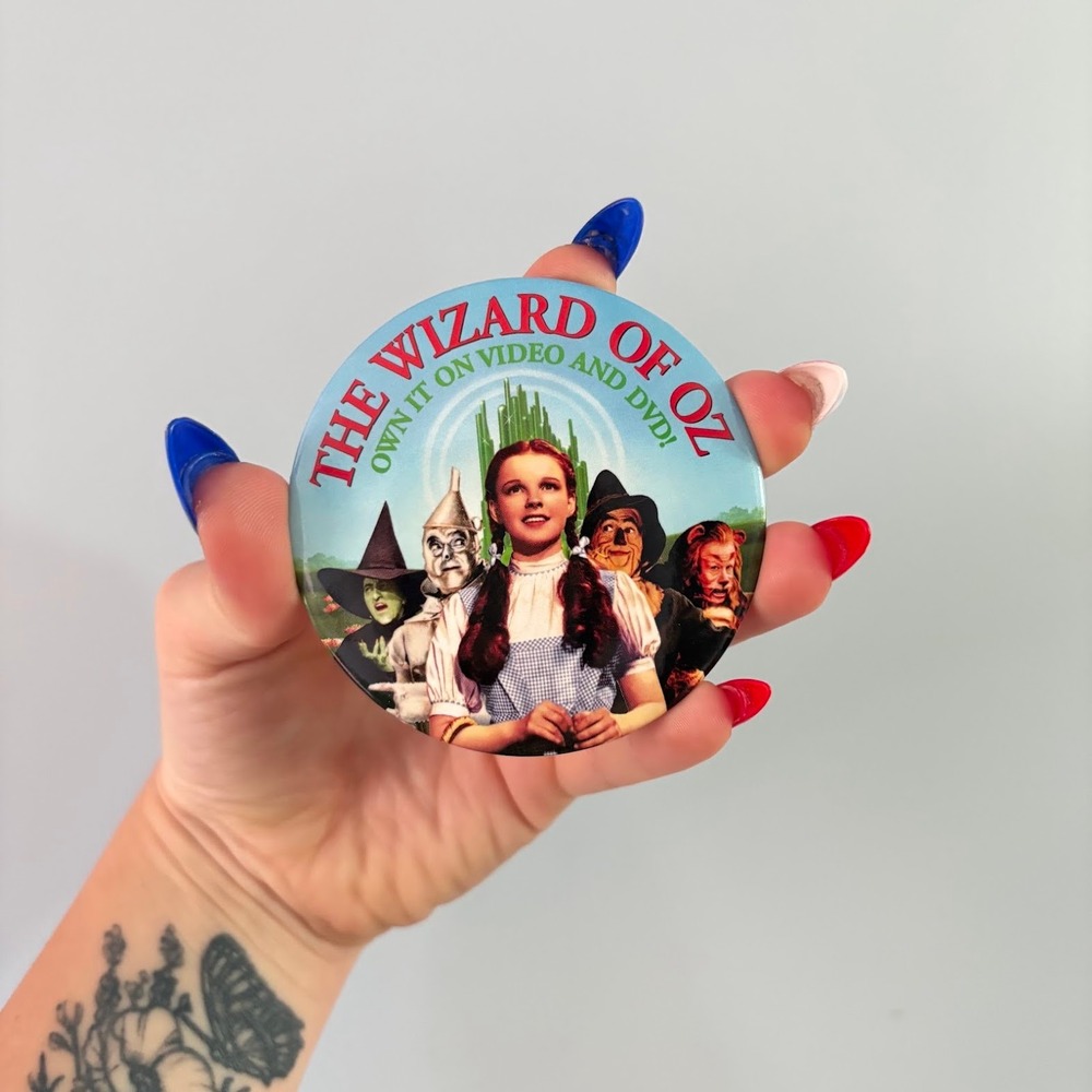 The Wizard of Oz Own It On Video and DVD Promotional Pinback Button Pin 90s